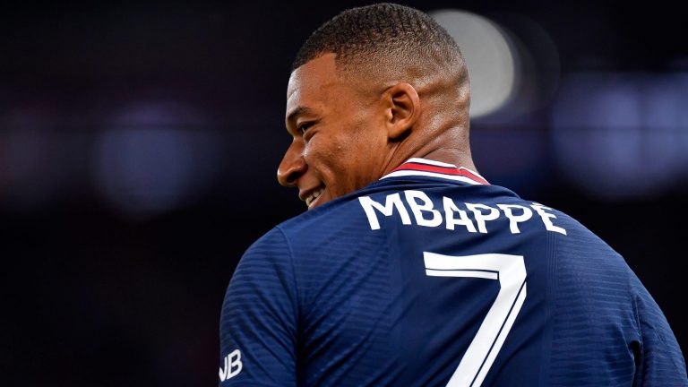 OFFICIAL: Mbappe has told PSG he wants to leave