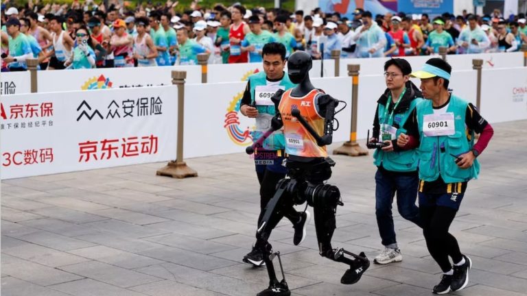 Beijing Hosts World’s Largest Humanoid Robot Games as More Than 2,000 Robots Compete