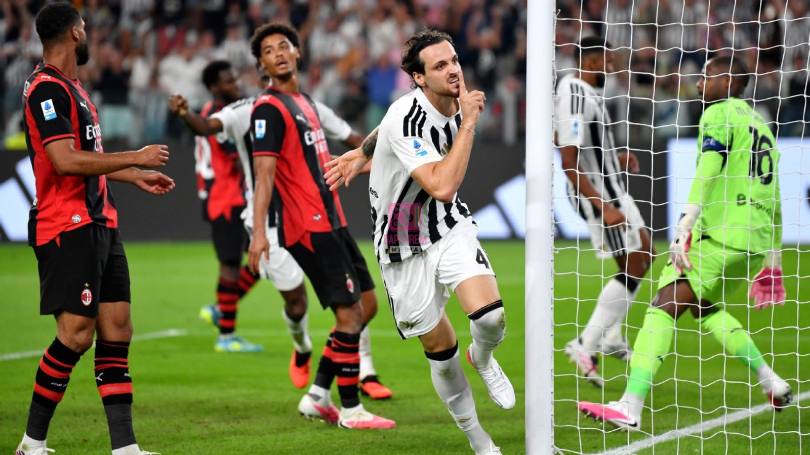 92nd-Minute Heartbreak: Gatti’s Late Header Denies AC Milan Victory Against Juventus