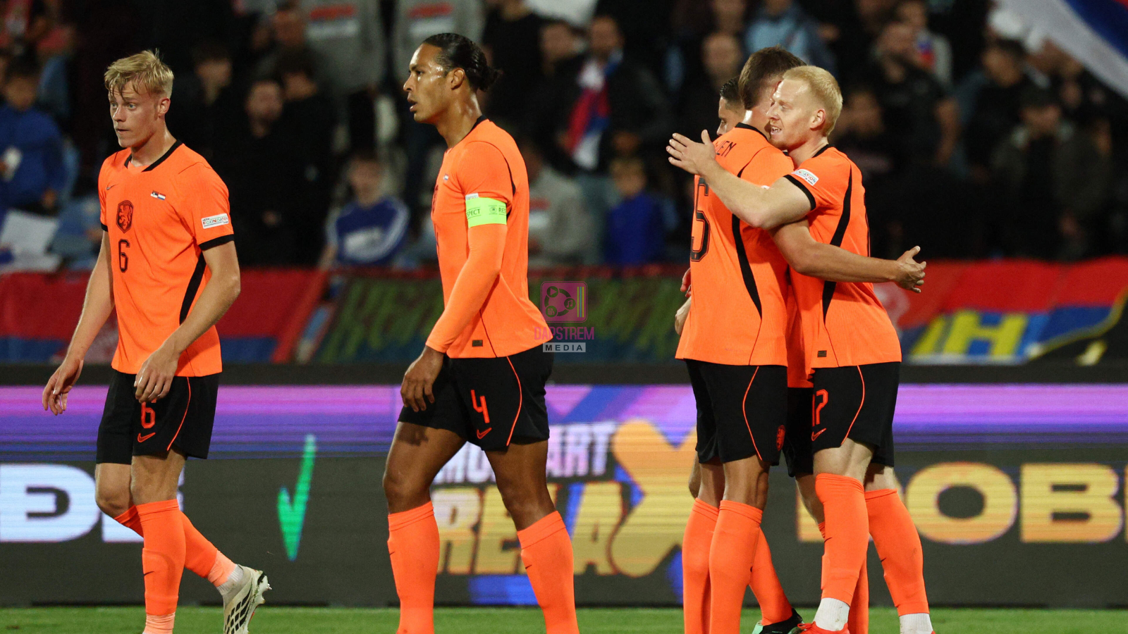 Meerdink double gives Netherlands first Nations League win under Xavi against Serbia